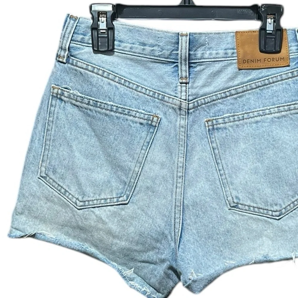 Aritzia Denim Forum Farrah Cheeky Short‎ Cutoff Denim Shorts Light Wash